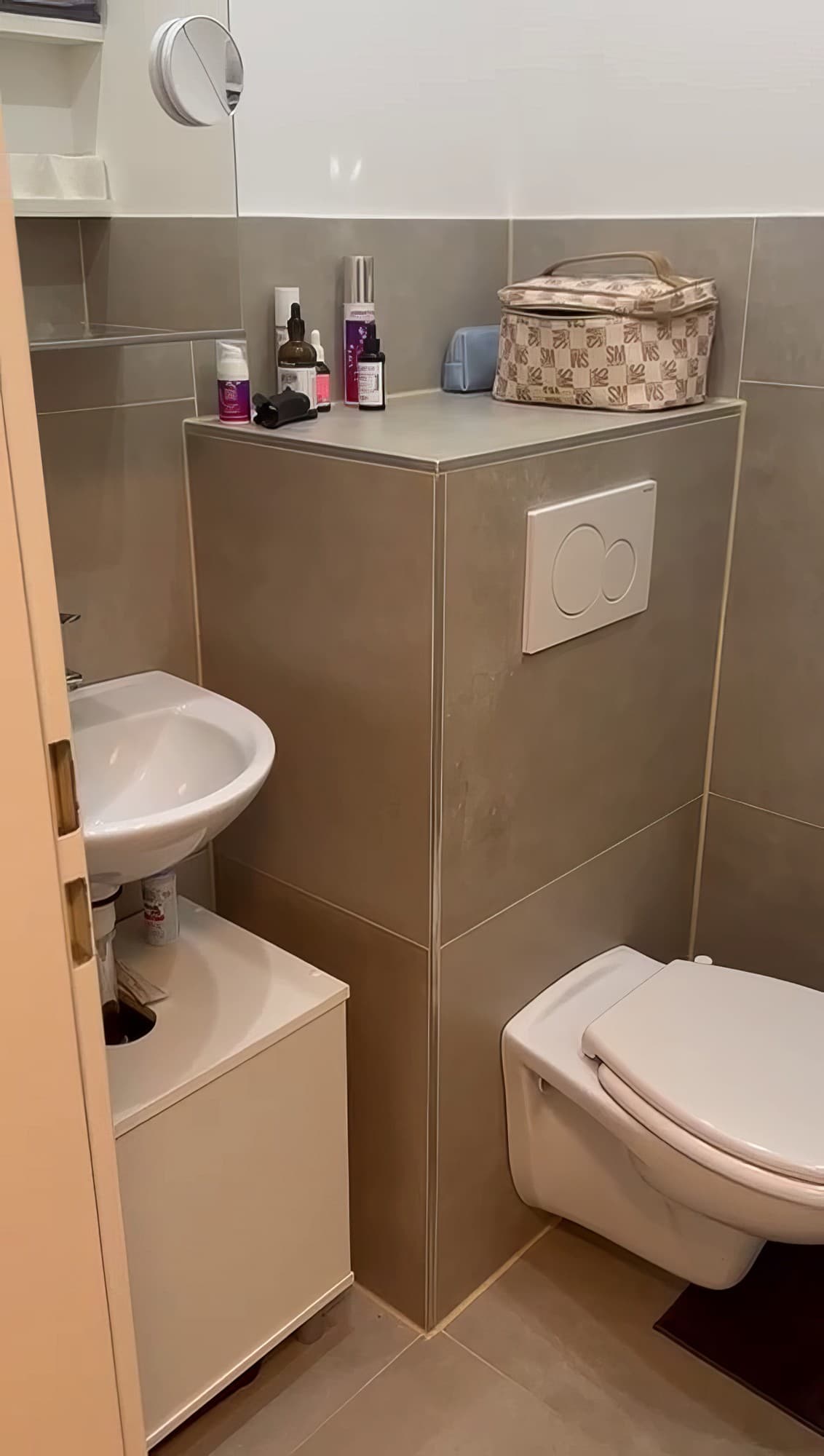 Refined apartment near Eggmühler Str. in Munich - photo 11