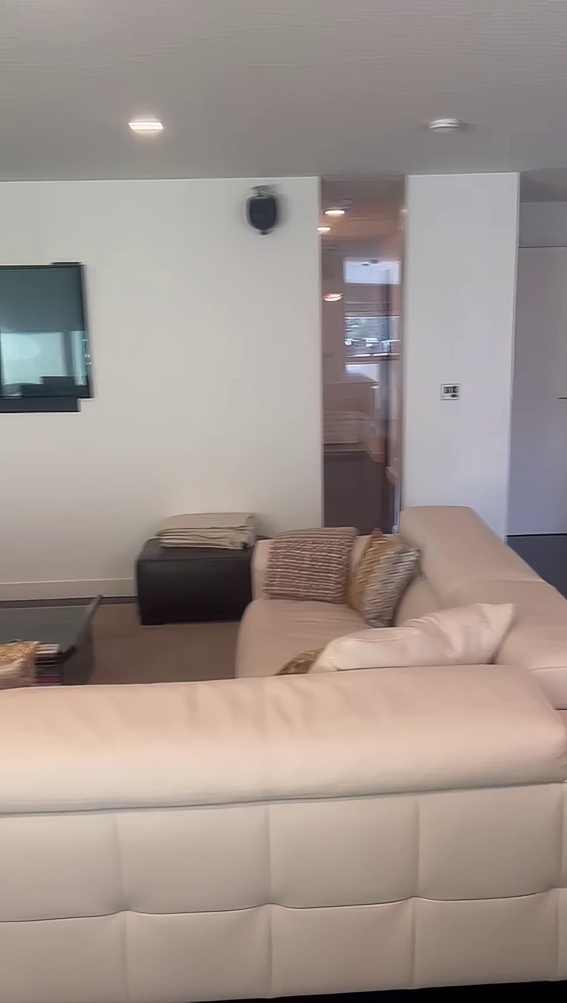 Bright city apartment near Laurel Hazeldene in Dublin - photo 13